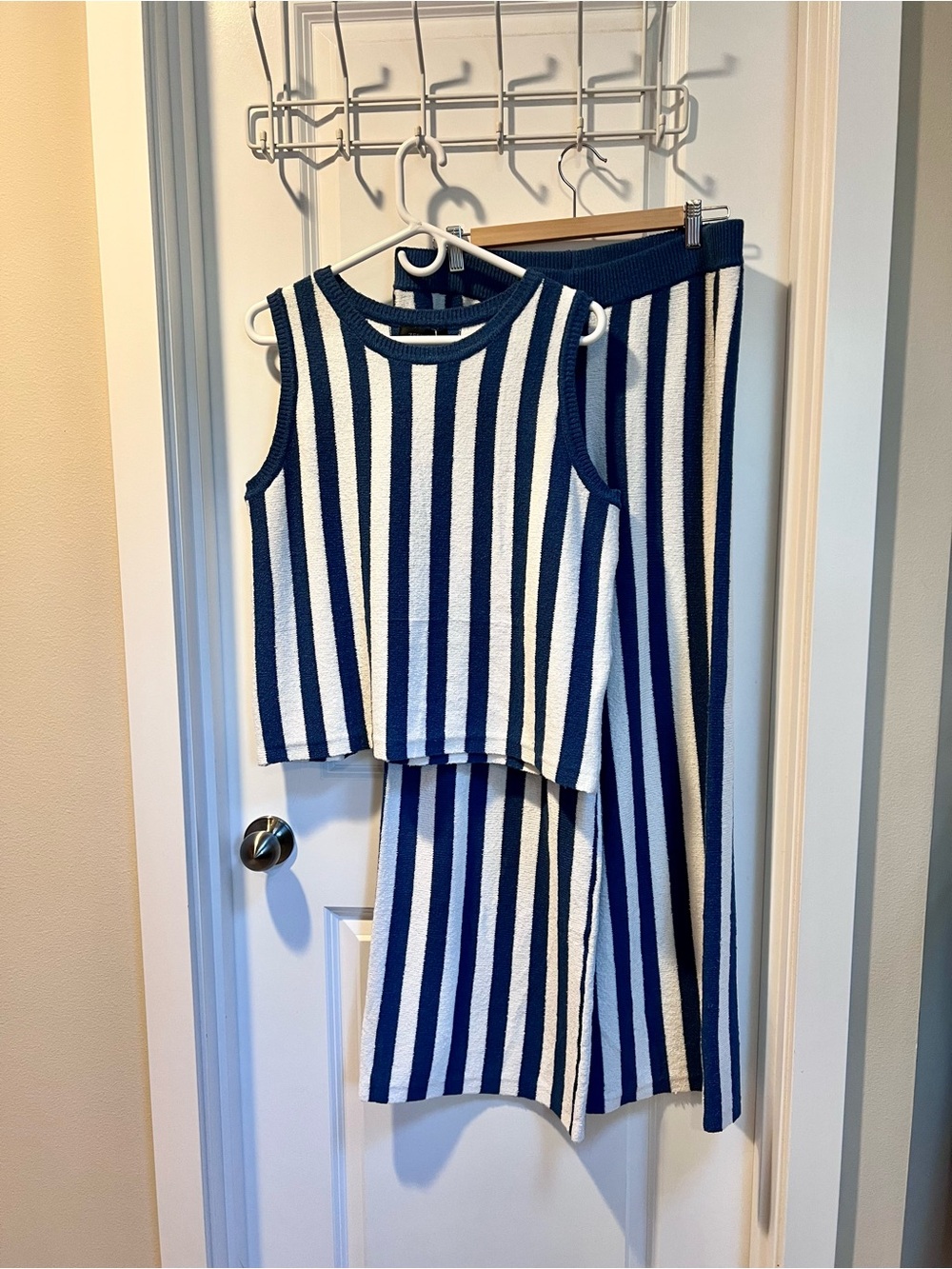 NWT Zesica Blue & White Striped Tank Top + Wide-Leg Pants Set (L) - Picture 2 of 7